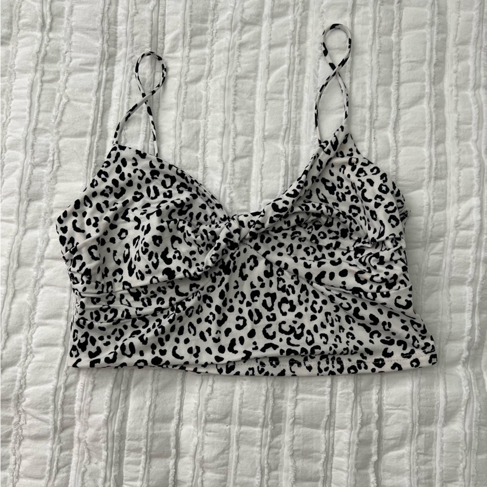 Women’s leopard crop top